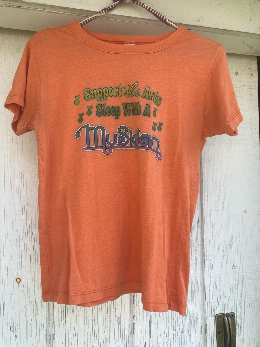 2000s Junior size Orange 'Support the Arts' T‑Shirt